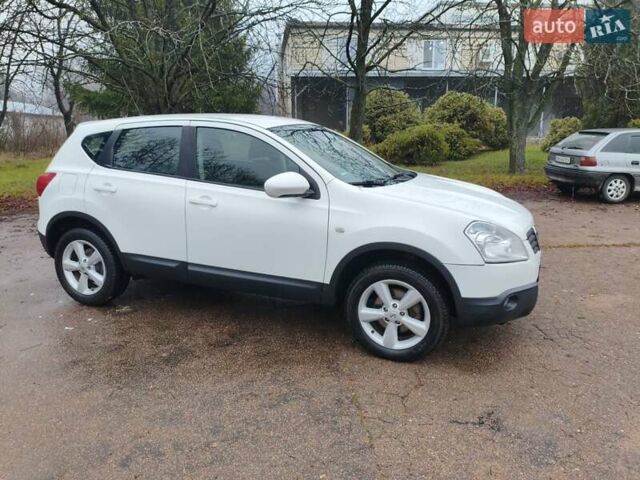 Белый Ниссан Кашкай, объемом двигателя 1.6 л и пробегом 152 тыс. км за 8350 $, фото 5 на Automoto.ua