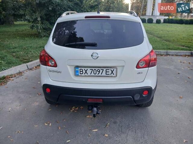 Белый Ниссан Кашкай, объемом двигателя 2 л и пробегом 170 тыс. км за 9000 $, фото 4 на Automoto.ua