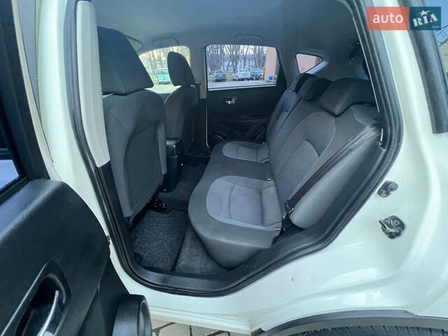 Белый Ниссан Кашкай, объемом двигателя 1.6 л и пробегом 159 тыс. км за 8499 $, фото 17 на Automoto.ua