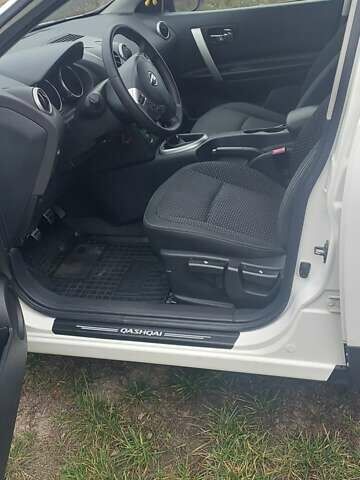 Белый Ниссан Кашкай, объемом двигателя 1.46 л и пробегом 183 тыс. км за 9599 $, фото 57 на Automoto.ua