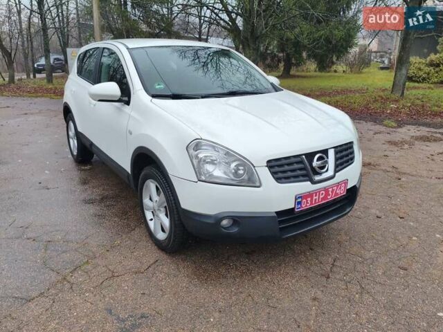Белый Ниссан Кашкай, объемом двигателя 1.6 л и пробегом 152 тыс. км за 8350 $, фото 3 на Automoto.ua