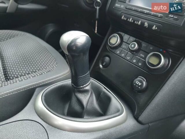 Белый Ниссан Кашкай, объемом двигателя 1.6 л и пробегом 152 тыс. км за 8350 $, фото 35 на Automoto.ua