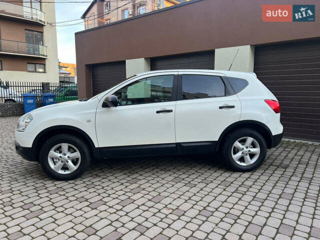 Белый Ниссан Кашкай, объемом двигателя 1.6 л и пробегом 159 тыс. км за 8499 $, фото 3 на Automoto.ua