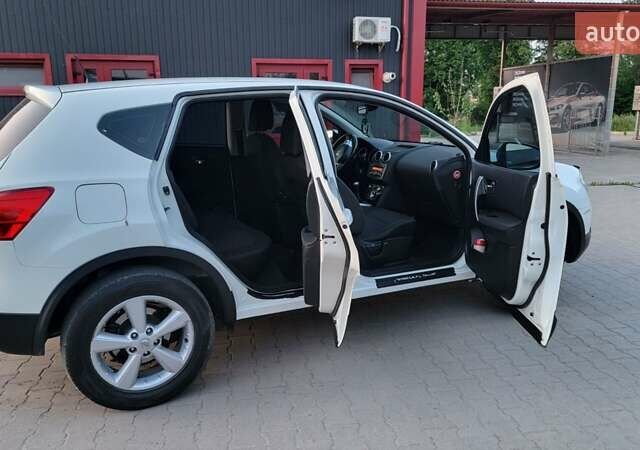 Белый Ниссан Кашкай, объемом двигателя 1.5 л и пробегом 280 тыс. км за 8400 $, фото 7 на Automoto.ua