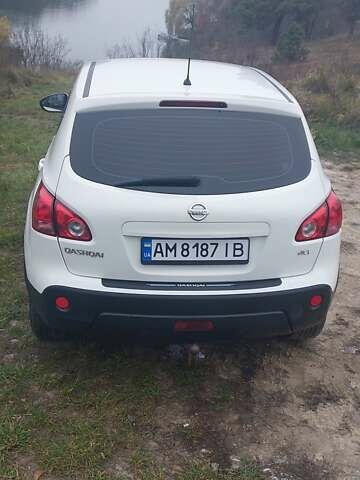 Белый Ниссан Кашкай, объемом двигателя 1.46 л и пробегом 183 тыс. км за 9599 $, фото 19 на Automoto.ua