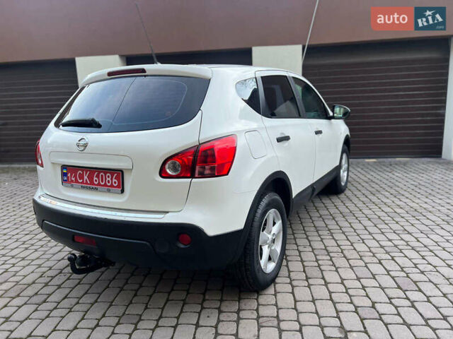 Белый Ниссан Кашкай, объемом двигателя 1.6 л и пробегом 159 тыс. км за 8499 $, фото 7 на Automoto.ua