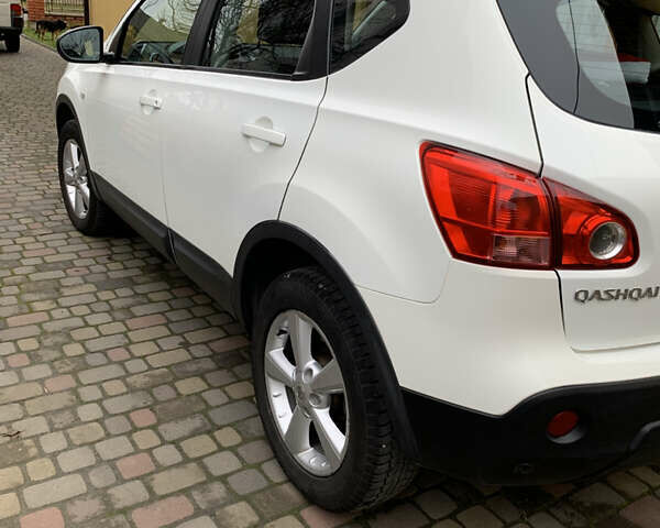 Білий Ніссан Кашкай, об'ємом двигуна 2 л та пробігом 247 тис. км за 7800 $, фото 3 на Automoto.ua