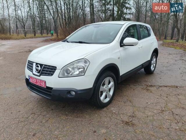 Белый Ниссан Кашкай, объемом двигателя 1.6 л и пробегом 152 тыс. км за 8350 $, фото 14 на Automoto.ua