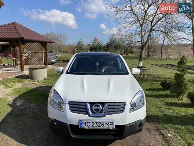 Белый Ниссан Кашкай, объемом двигателя 2 л и пробегом 260 тыс. км за 9400 $, фото 1 на Automoto.ua