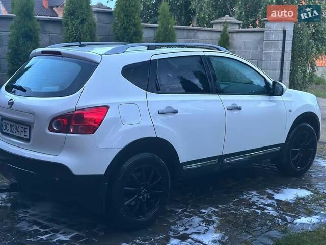 Белый Ниссан Кашкай, объемом двигателя 1.46 л и пробегом 234 тыс. км за 7800 $, фото 3 на Automoto.ua