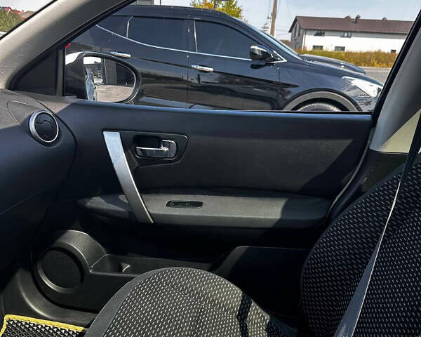 Белый Ниссан Кашкай, объемом двигателя 1.5 л и пробегом 248 тыс. км за 9950 $, фото 22 на Automoto.ua