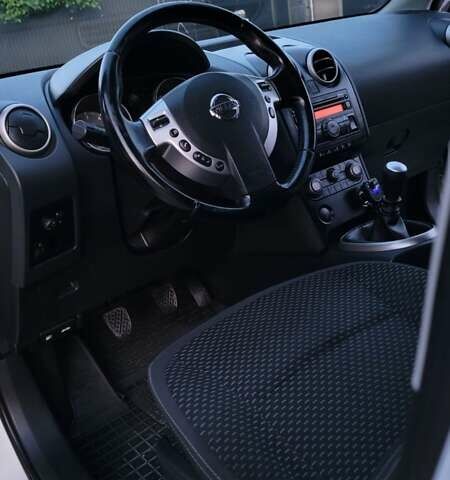 Белый Ниссан Кашкай, объемом двигателя 1.5 л и пробегом 280 тыс. км за 8400 $, фото 11 на Automoto.ua