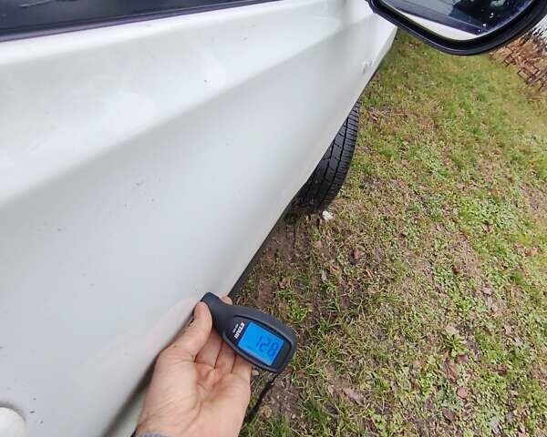 Белый Ниссан Кашкай, объемом двигателя 1.6 л и пробегом 152 тыс. км за 8350 $, фото 71 на Automoto.ua