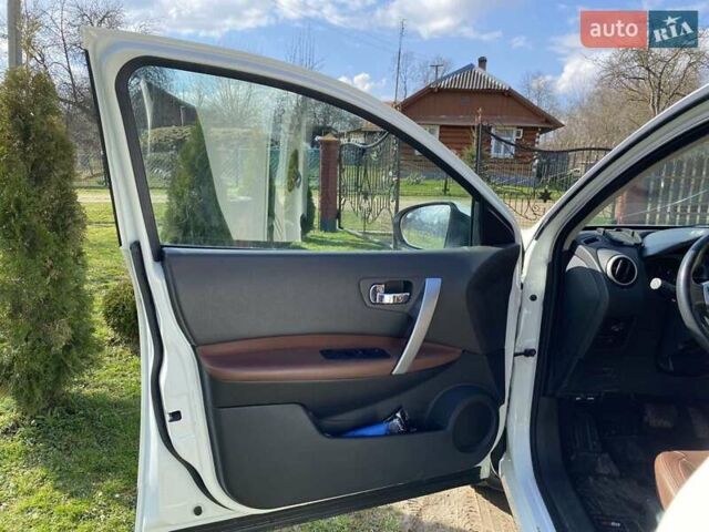 Белый Ниссан Кашкай, объемом двигателя 2 л и пробегом 260 тыс. км за 9400 $, фото 10 на Automoto.ua