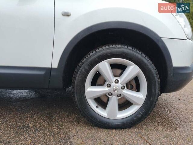 Белый Ниссан Кашкай, объемом двигателя 1.6 л и пробегом 152 тыс. км за 8350 $, фото 22 на Automoto.ua