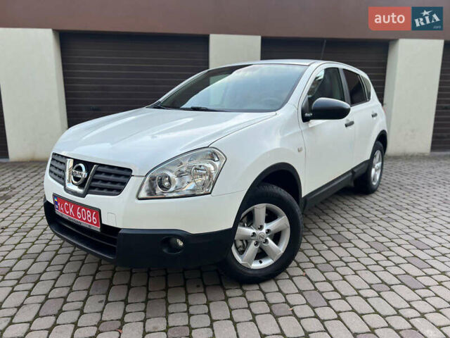 Белый Ниссан Кашкай, объемом двигателя 1.6 л и пробегом 159 тыс. км за 8499 $, фото 1 на Automoto.ua