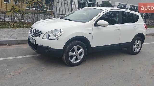 Белый Ниссан Кашкай, объемом двигателя 1.46 л и пробегом 183 тыс. км за 9599 $, фото 1 на Automoto.ua