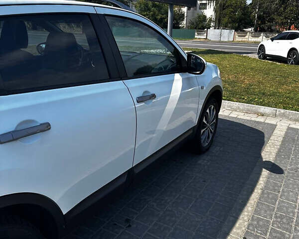Белый Ниссан Кашкай, объемом двигателя 1.5 л и пробегом 248 тыс. км за 9950 $, фото 6 на Automoto.ua