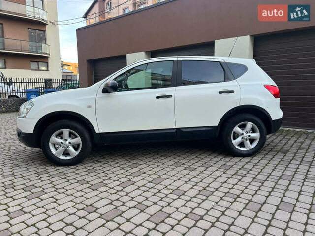 Белый Ниссан Кашкай, объемом двигателя 1.6 л и пробегом 159 тыс. км за 8499 $, фото 2 на Automoto.ua