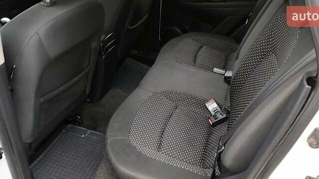 Білий Ніссан Кашкай, об'ємом двигуна 1.6 л та пробігом 246 тис. км за 8499 $, фото 10 на Automoto.ua