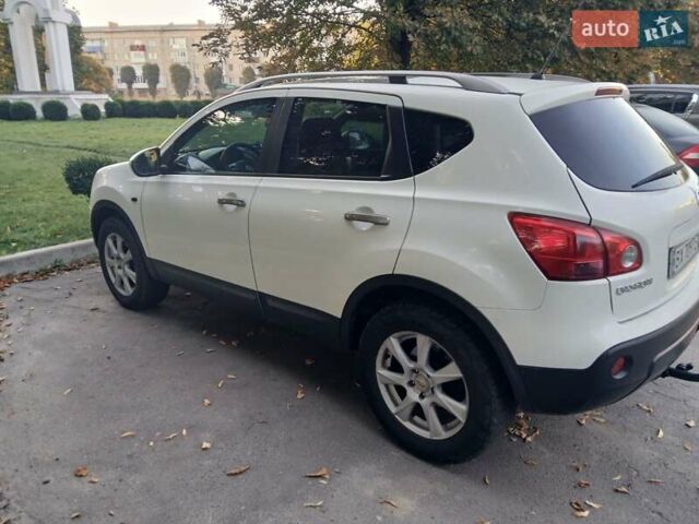 Белый Ниссан Кашкай, объемом двигателя 2 л и пробегом 170 тыс. км за 9000 $, фото 6 на Automoto.ua