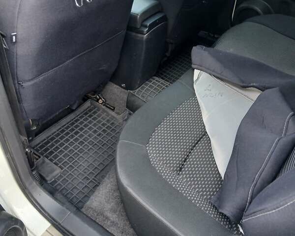 Белый Ниссан Кашкай, объемом двигателя 2 л и пробегом 170 тыс. км за 9000 $, фото 7 на Automoto.ua