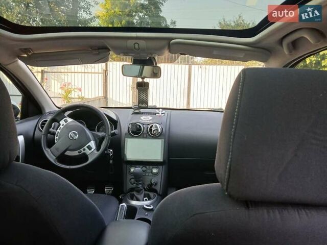 Белый Ниссан Кашкай, объемом двигателя 2 л и пробегом 170 тыс. км за 9000 $, фото 2 на Automoto.ua