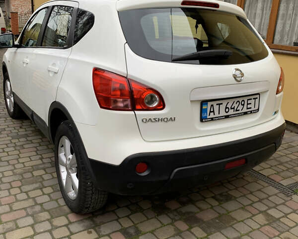Білий Ніссан Кашкай, об'ємом двигуна 2 л та пробігом 247 тис. км за 7800 $, фото 5 на Automoto.ua