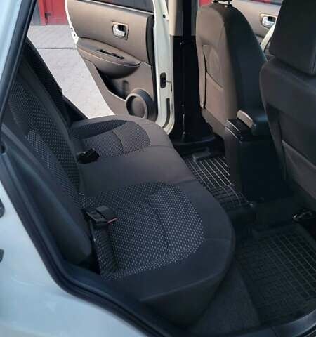 Белый Ниссан Кашкай, объемом двигателя 1.5 л и пробегом 280 тыс. км за 8400 $, фото 9 на Automoto.ua