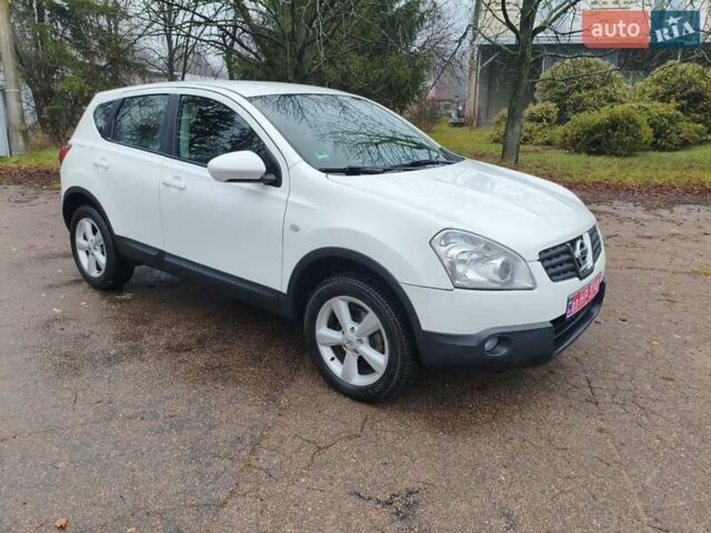 Белый Ниссан Кашкай, объемом двигателя 1.6 л и пробегом 152 тыс. км за 8350 $, фото 4 на Automoto.ua