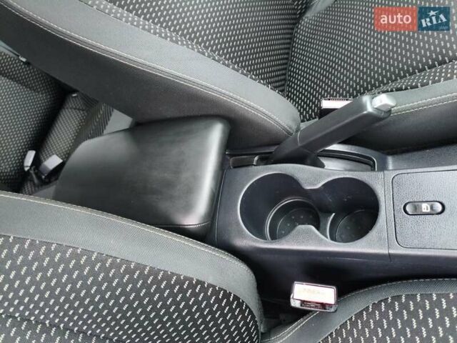 Белый Ниссан Кашкай, объемом двигателя 1.6 л и пробегом 152 тыс. км за 8350 $, фото 36 на Automoto.ua