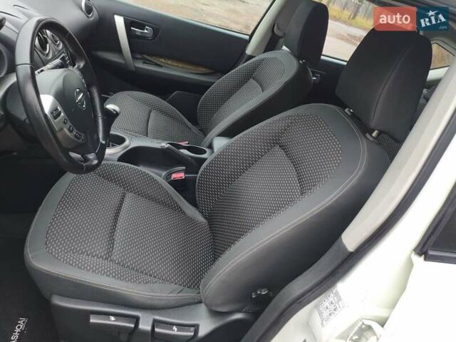 Белый Ниссан Кашкай, объемом двигателя 1.6 л и пробегом 152 тыс. км за 8350 $, фото 38 на Automoto.ua