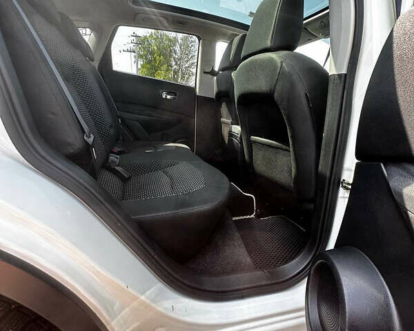 Белый Ниссан Кашкай, объемом двигателя 1.5 л и пробегом 248 тыс. км за 9950 $, фото 11 на Automoto.ua