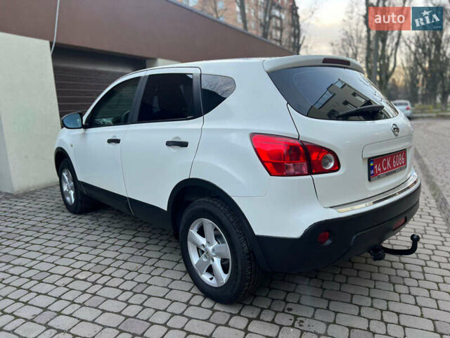 Белый Ниссан Кашкай, объемом двигателя 1.6 л и пробегом 159 тыс. км за 8499 $, фото 4 на Automoto.ua