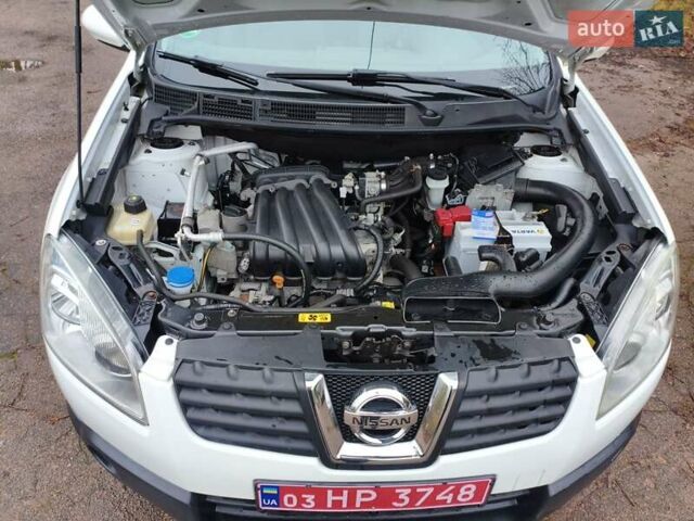 Белый Ниссан Кашкай, объемом двигателя 1.6 л и пробегом 152 тыс. км за 8350 $, фото 30 на Automoto.ua