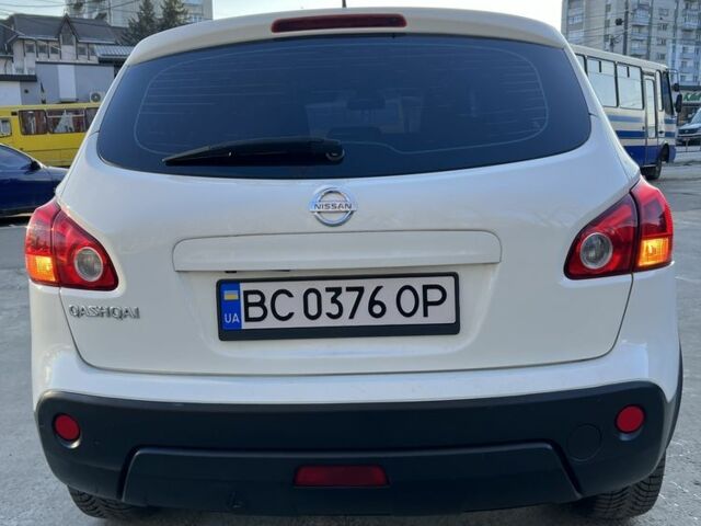 Белый Ниссан Кашкай, объемом двигателя 2 л и пробегом 180 тыс. км за 8600 $, фото 2 на Automoto.ua