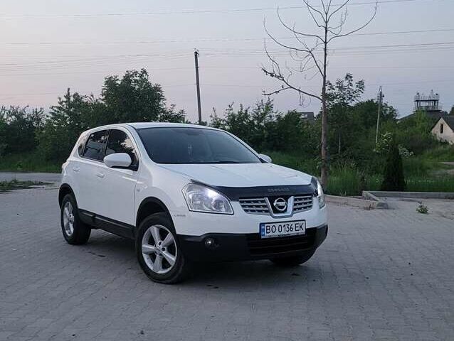 Белый Ниссан Кашкай, объемом двигателя 1.5 л и пробегом 280 тыс. км за 8400 $, фото 1 на Automoto.ua