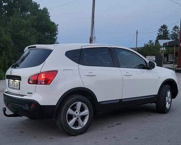 Белый Ниссан Кашкай, объемом двигателя 1.5 л и пробегом 280 тыс. км за 8400 $, фото 3 на Automoto.ua