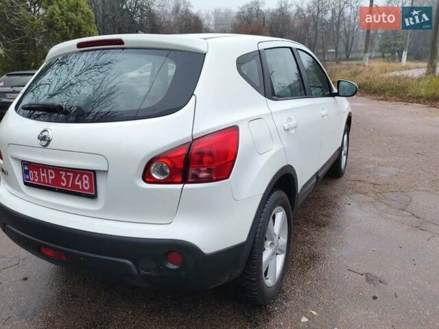 Белый Ниссан Кашкай, объемом двигателя 1.6 л и пробегом 152 тыс. км за 8350 $, фото 46 на Automoto.ua