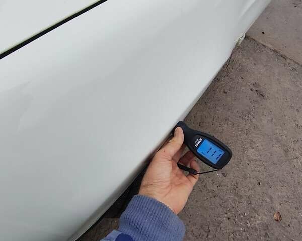 Белый Ниссан Кашкай, объемом двигателя 1.6 л и пробегом 152 тыс. км за 8350 $, фото 62 на Automoto.ua