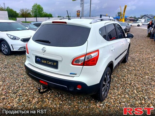 Белый Ниссан Кашкай, объемом двигателя 1.5 л и пробегом 230 тыс. км за 9500 $, фото 5 на Automoto.ua