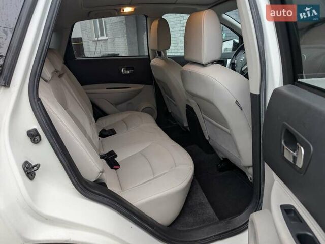 Белый Ниссан Кашкай, объемом двигателя 1.5 л и пробегом 99 тыс. км за 11999 $, фото 20 на Automoto.ua