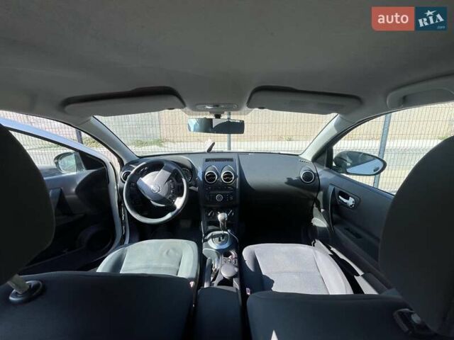 Белый Ниссан Кашкай, объемом двигателя 2.01 л и пробегом 121 тыс. км за 8900 $, фото 4 на Automoto.ua
