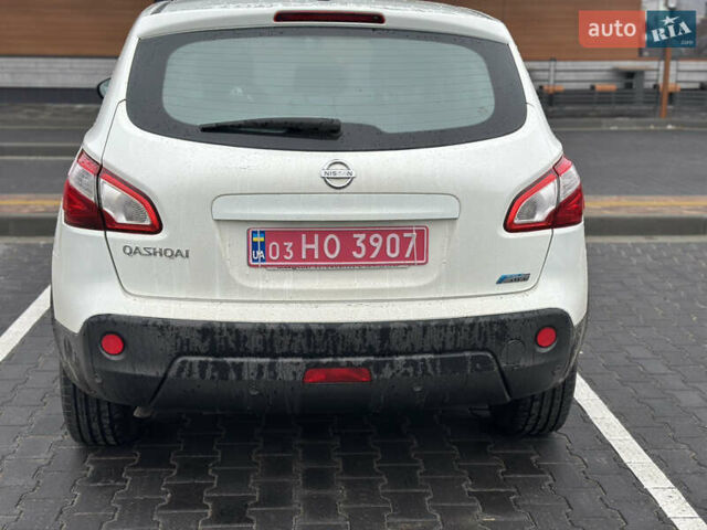 Белый Ниссан Кашкай, объемом двигателя 1.5 л и пробегом 205 тыс. км за 10500 $, фото 3 на Automoto.ua