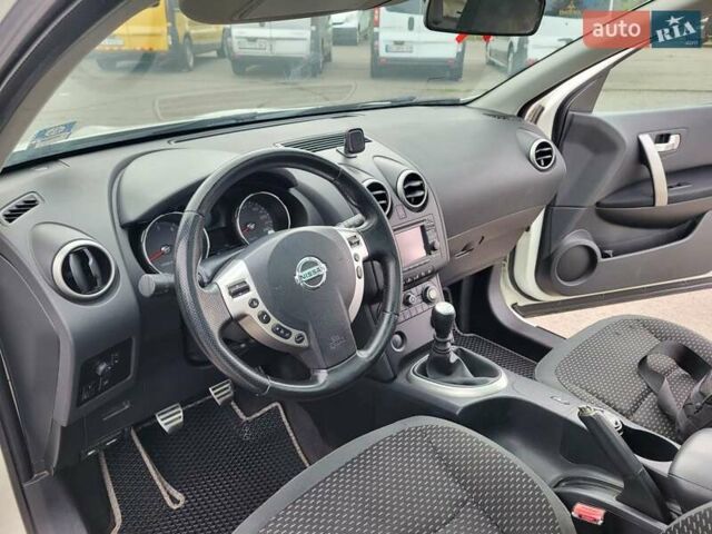 Білий Ніссан Кашкай, об'ємом двигуна 1.5 л та пробігом 217 тис. км за 9300 $, фото 101 на Automoto.ua