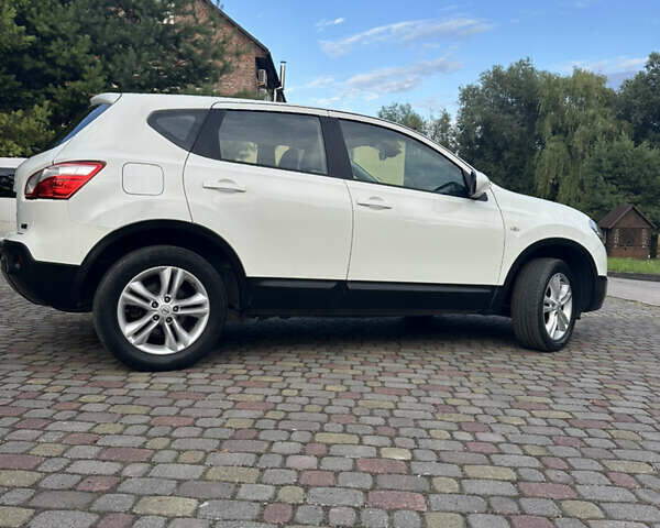 Білий Ніссан Кашкай, об'ємом двигуна 1.5 л та пробігом 220 тис. км за 9500 $, фото 1 на Automoto.ua