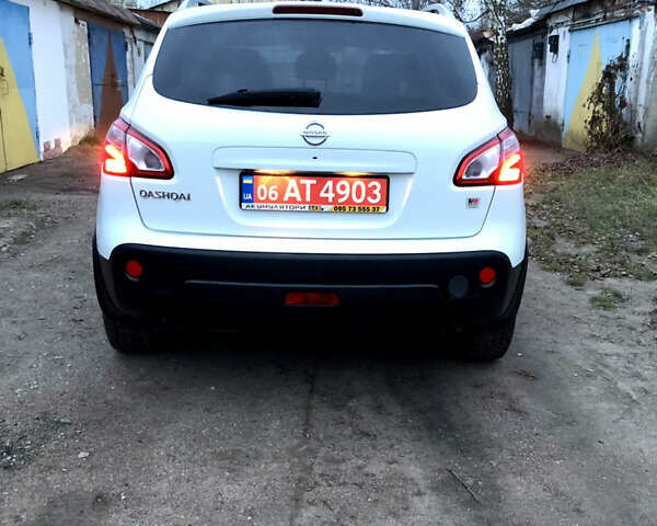 Белый Ниссан Кашкай, объемом двигателя 2 л и пробегом 195 тыс. км за 11655 $, фото 109 на Automoto.ua