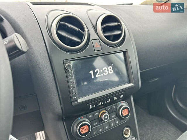 Белый Ниссан Кашкай, объемом двигателя 1.6 л и пробегом 176 тыс. км за 9999 $, фото 48 на Automoto.ua