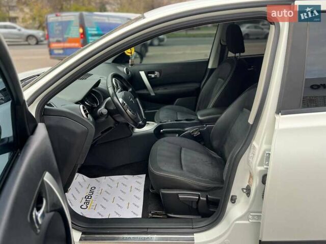 Белый Ниссан Кашкай, объемом двигателя 2 л и пробегом 227 тыс. км за 8900 $, фото 15 на Automoto.ua