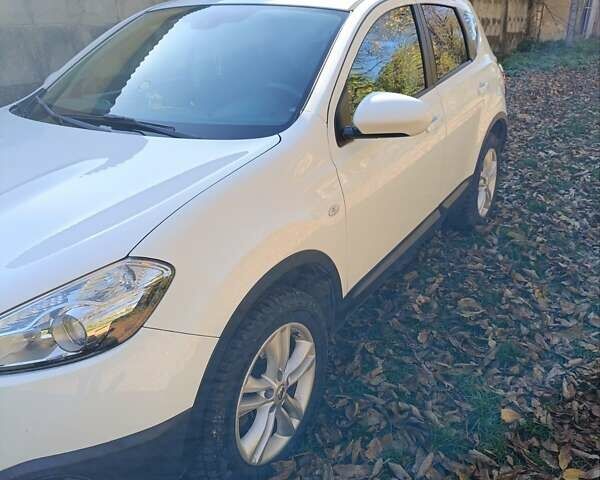 Белый Ниссан Кашкай, объемом двигателя 1.46 л и пробегом 238 тыс. км за 9800 $, фото 1 на Automoto.ua